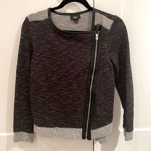 Black and gray sweater / sweatshirt with zipper